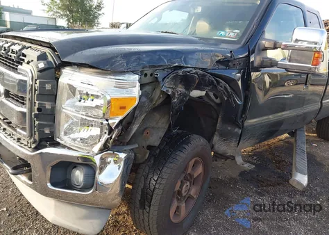 2011 Ford F-250 Lariat z USA, uszkodzony, nr VIN 1FT7X2B64BEB02463